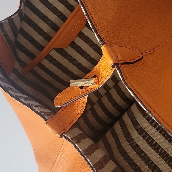 Henri Bendel Leather purse - Picture 10 of 10